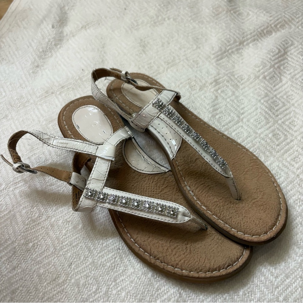 BOC Born Concept White Sandals